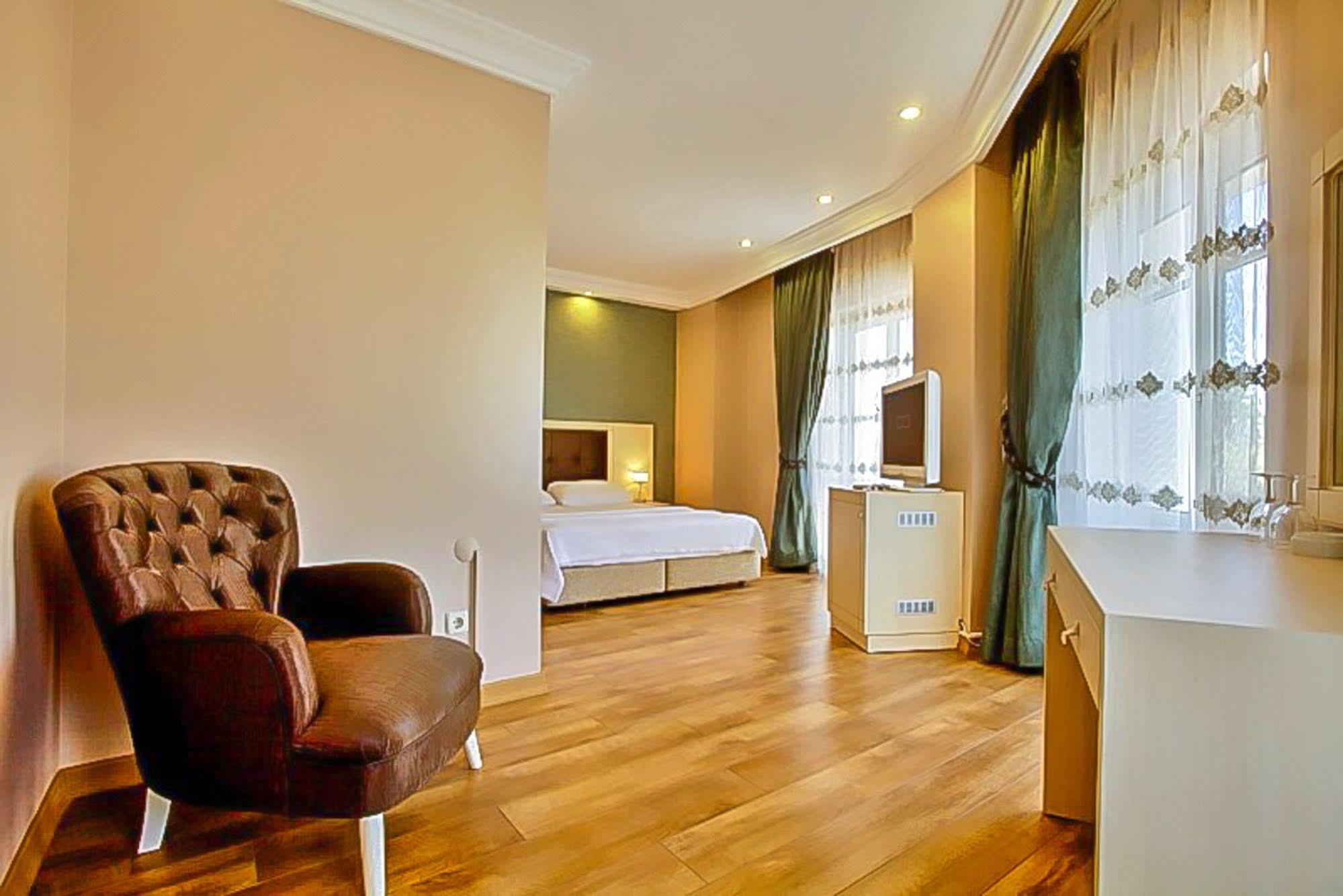 Buyukada Princess Hotel Адалар Екстер'єр фото