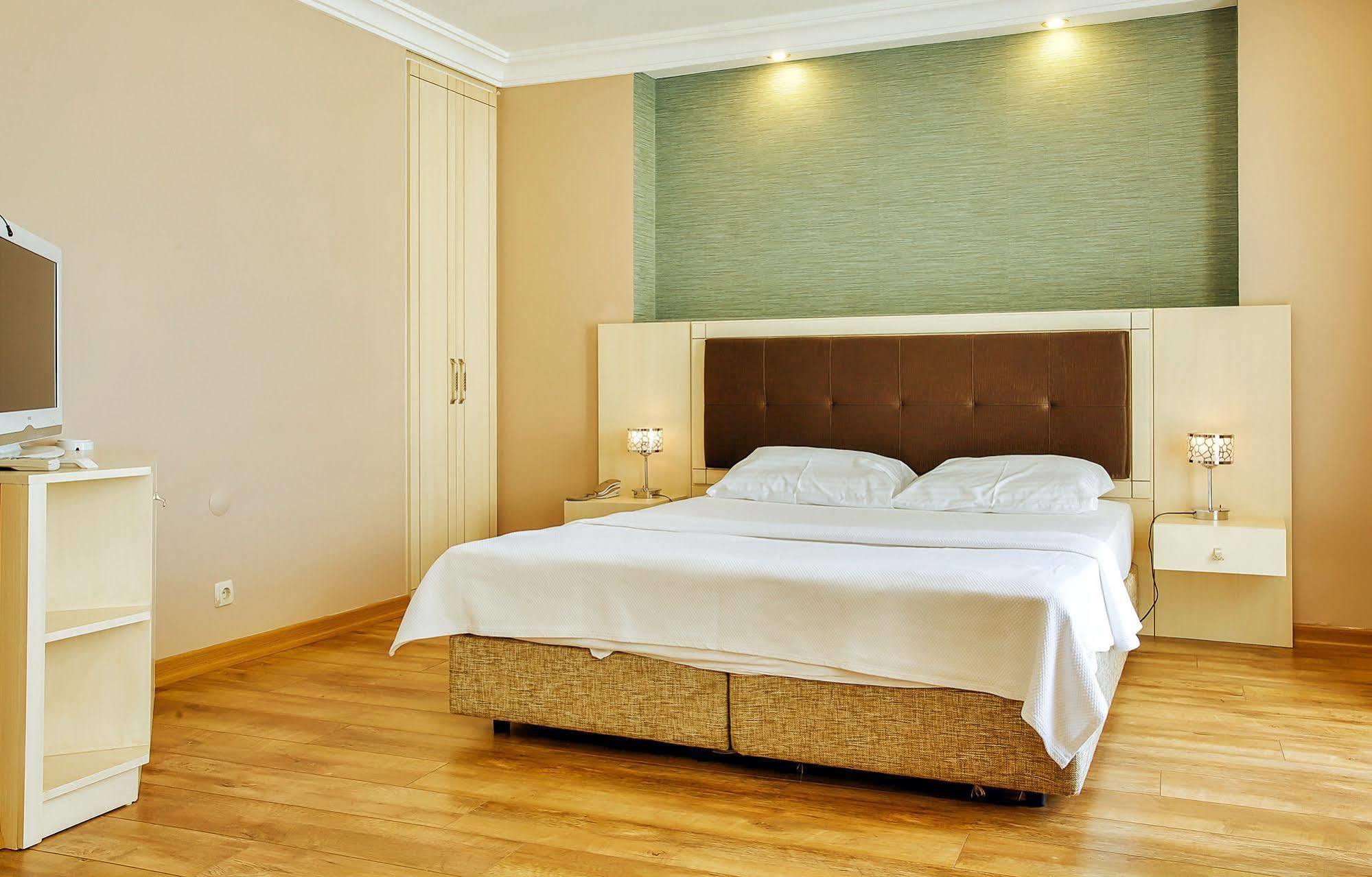 Buyukada Princess Hotel Адалар Екстер'єр фото
