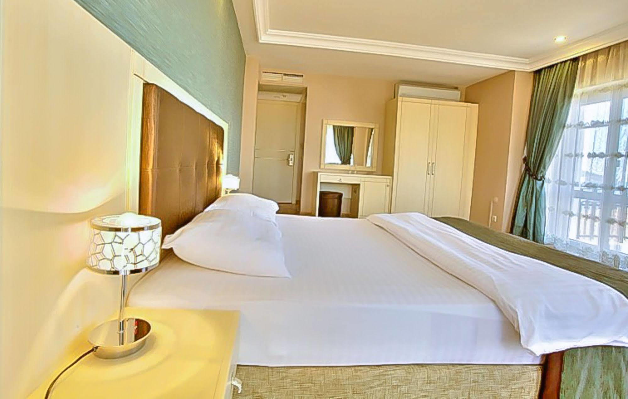Buyukada Princess Hotel Адалар Екстер'єр фото